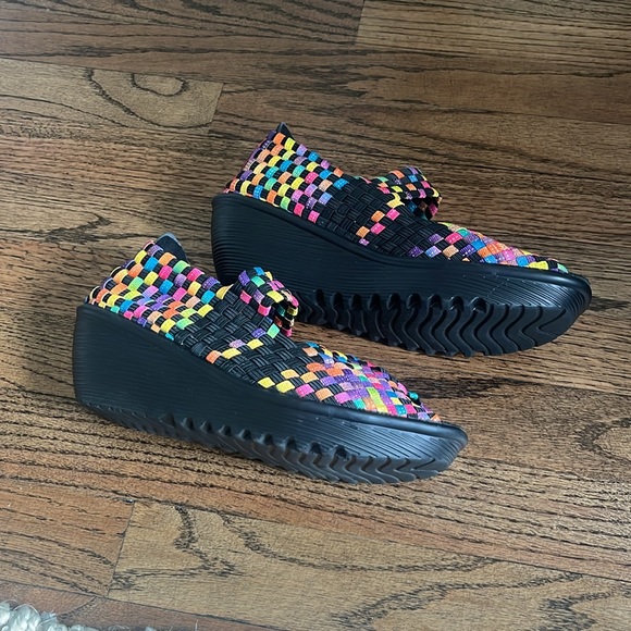 Woman’s wedge sandals - Picture 2 of 3